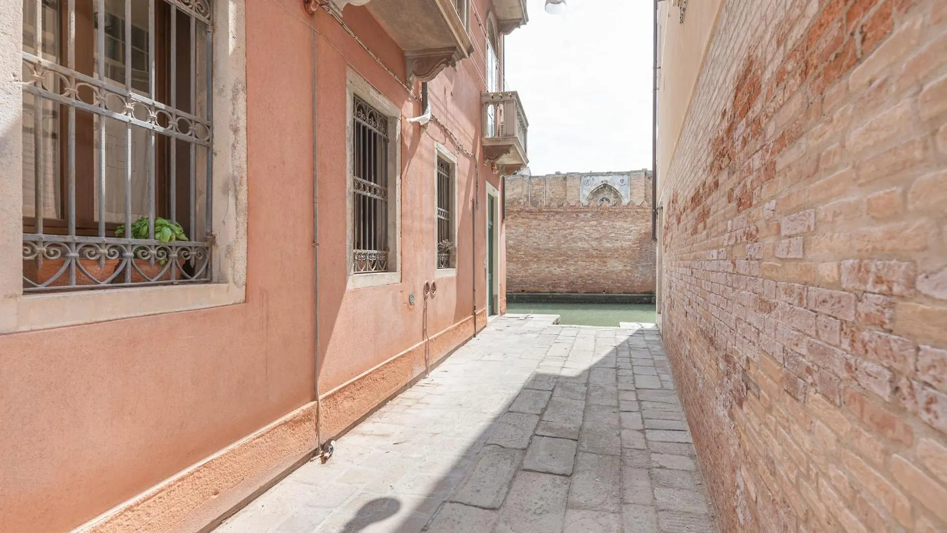 Casa Luna - 10 Min From Venice Train Station Italy