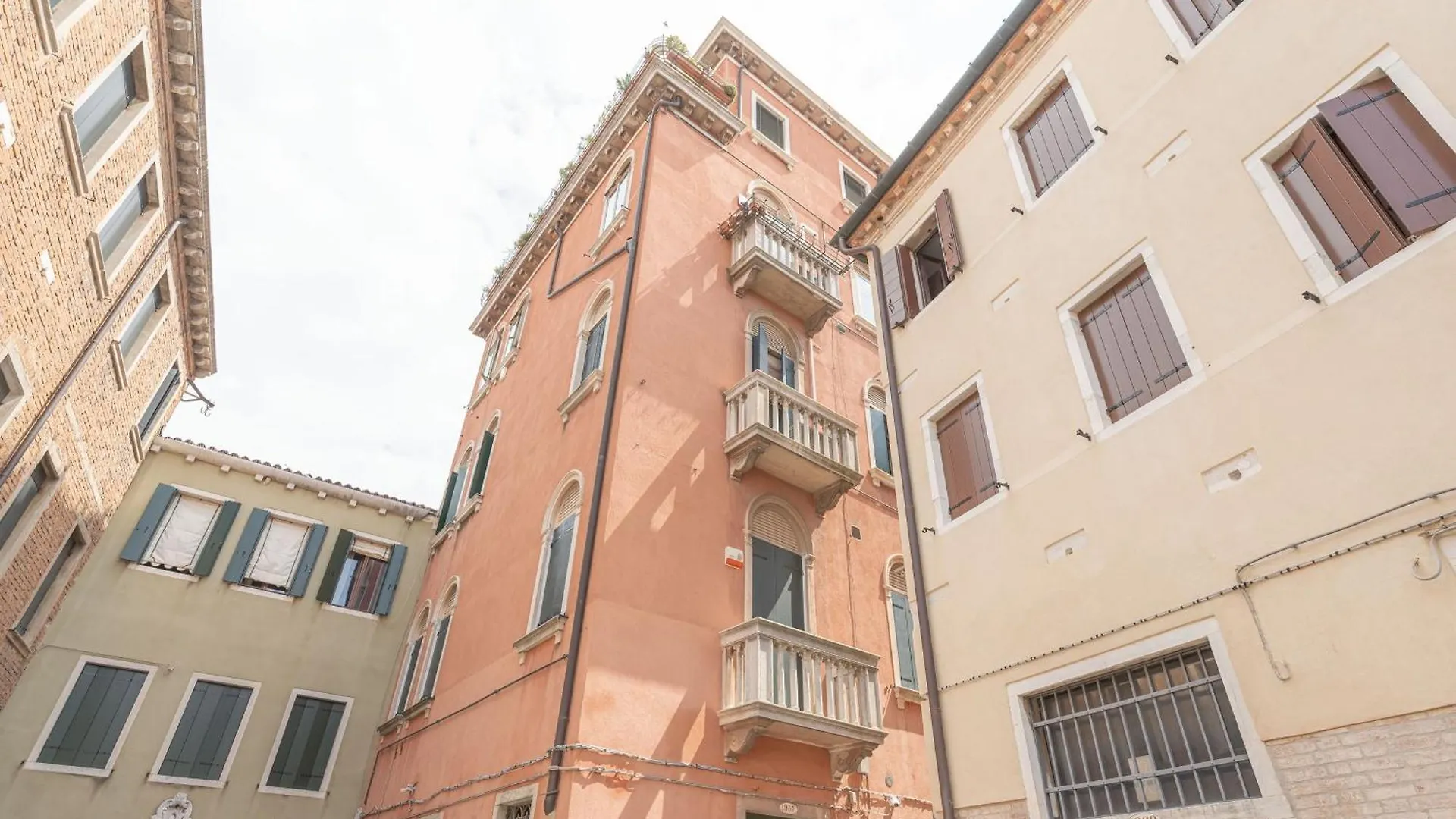 Casa Luna - 10 Min From Venice Train Station Apartment